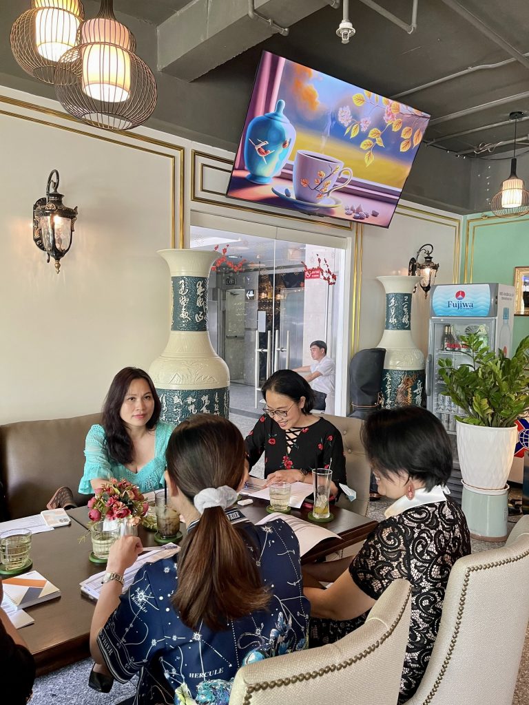 Buổi họp của ban hậu cần