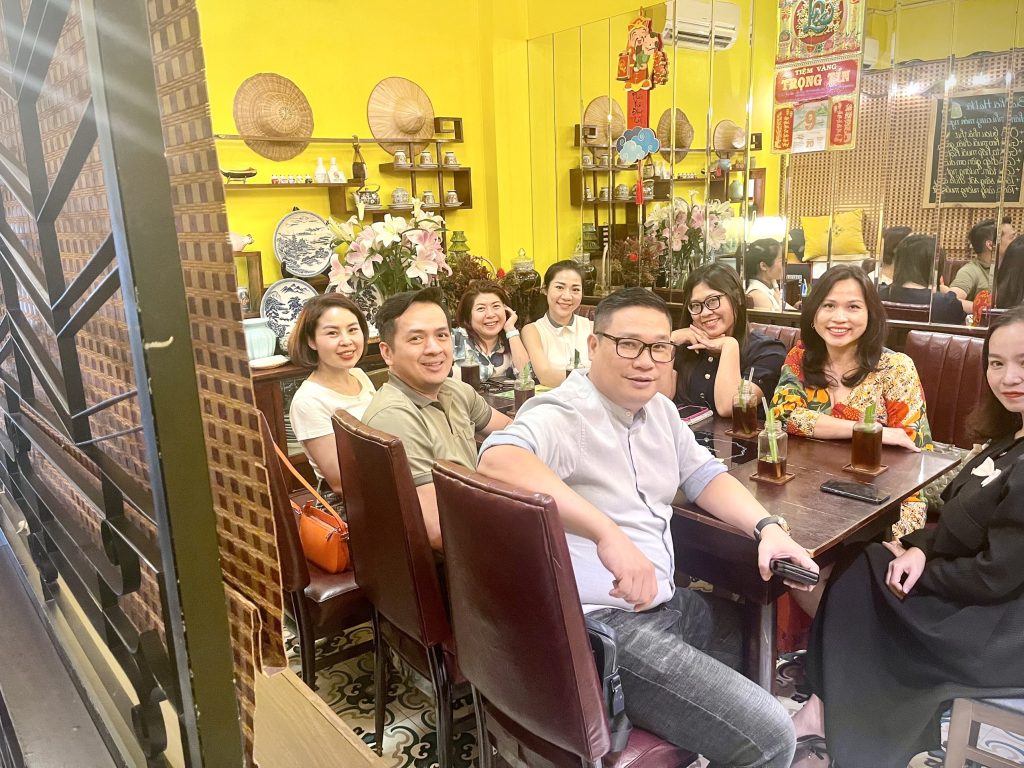 buổi họp tại Nhà Hàng LÁ DONG RIỀNG
